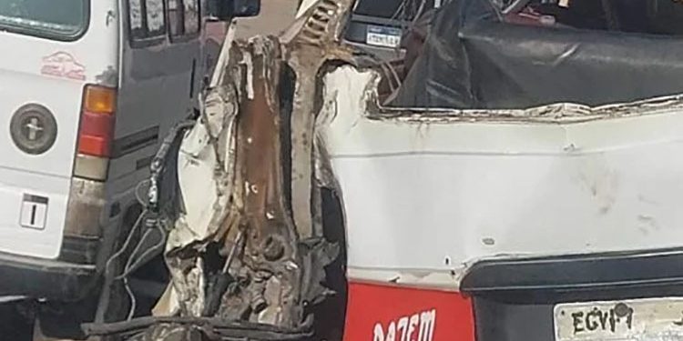 توقف حركة السيارات وتحويلات مرورية لحين رفع حطام 12 سيارة أعلى الدائرى