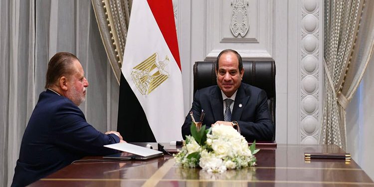 الرئيس السيسي يجتمع مع محافظ البنك المركزي