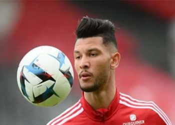 الأهلي يترقب وصول أشرف داري لتوقيع عقود انضمامه