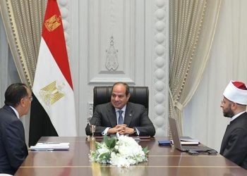الرئيس السيسي يجتمع مع رئيس الوزراء ووزير الأوقاف