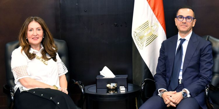 وزير الاستثمار يستقبل السفيرة الأمريكية بالقاهرة لبحث سبل تعزيز العلاقات التجارية والاستثمارية المشتركة بين البلدين
