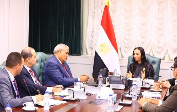 وزيرة التضامن تلتقي الممثل الإقليمي لمنظمة “الفاو”.. ويبحثان تعزيز سبل التعاون بين الوزارة والمنظمة