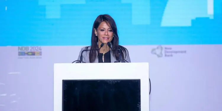 وزيرة التخطيط  تُلقي كلمة مصر في الجلسة الرئيسية لاجتماع مجلس محافظي البنك بجنوب أفريقيا