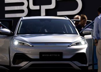 “بي واي دي” للسيارات الكهربائية تتمدد خارج الصين