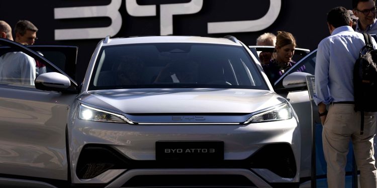 “بي واي دي” للسيارات الكهربائية تتمدد خارج الصين