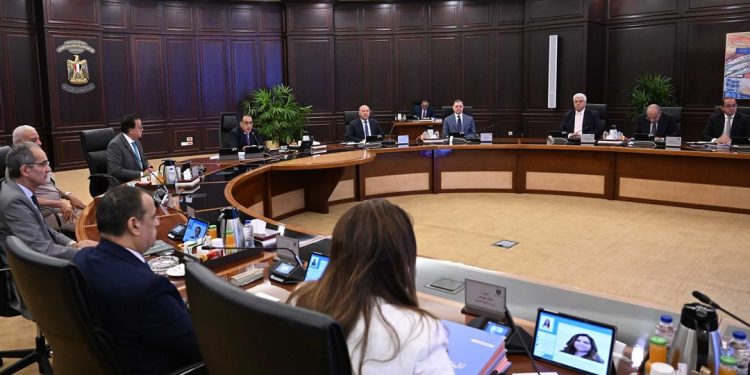 رئيس الوزراء يترأس الاجتماع الأسبوعي للحكومة بمقرها بمدينة العلمين الجديدة