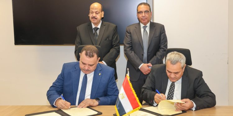 “البريد المصري”.. يوقع بروتوكول تعاون مع “جهاز تنظيم النقل الداخلي”..