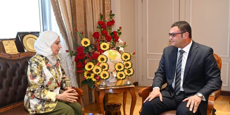 وزير الإسكان يستقبل سفيرة البحرين للتهنئة بتوليه حقيبة الإسكان وبحث سبل تعزيز التعاون المشترك بين البلدين