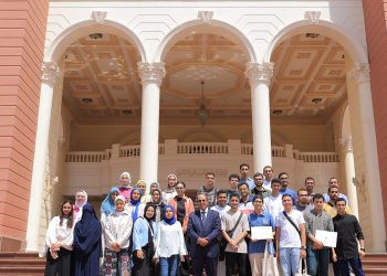 جامعة الأوائل 13 من أوائل الثانوية العامة يتقدمون للالتحاق بالجامعة البريطانية