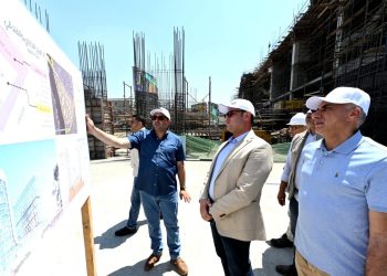 وزير الإسكان ومحافظ القاهرة يتفقدان سير العمل بمشروع تطوير “منطقة مثلث ماسبيرو”
