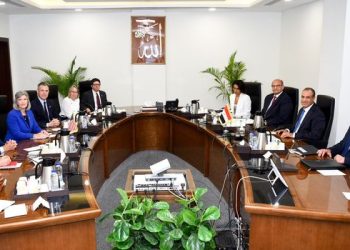 وزير الخارجية بالخارج يستقبل وفداً من أعضاء الكونجرس الأمريكي