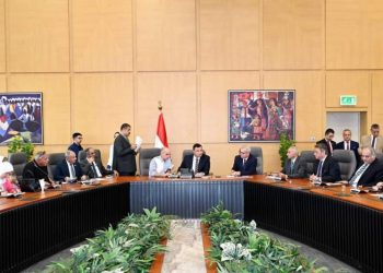 وزير الإسكان يعقد اجتماعه الدوري مع أعضاء البرلمان بمجلسيه “النواب والشيوخ” لبحث مطالب دوائرهم