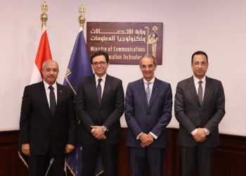 وزيرا الاتصالات والثقافة يشهدان توقيع بروتوكول تعاون لإتاحة المحتوى المرقمن لمجموعة من كتب الهيئة العامة لدار الكتب