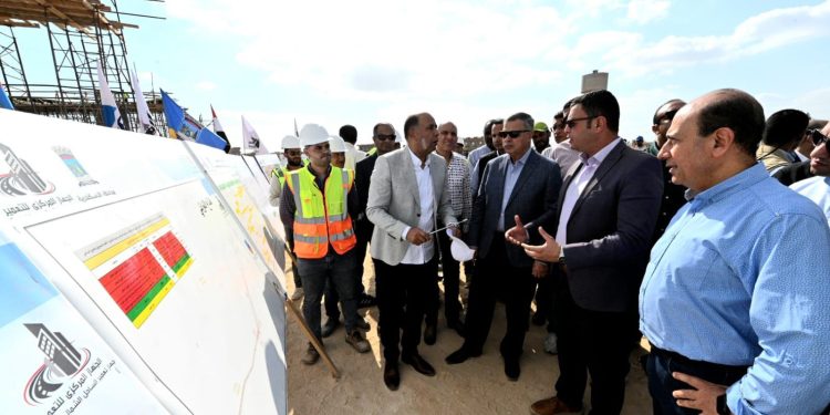 وزير الإسكان ومحافظ الإسكندرية يتفقدان مشروع إنشاء القوس الغربى لمحور اللواء عمر سليمان “الطريق الدائرى لمحافظة الإسكندرية”