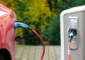 أوروبا تمنح “تسلا” معاملة استثنائية مقابل السيارات الكهربائية الصينية