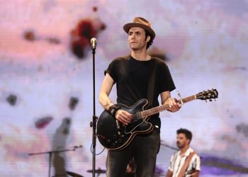 حفل غنائي لكايروكي اليوم في العلمين الجديدة