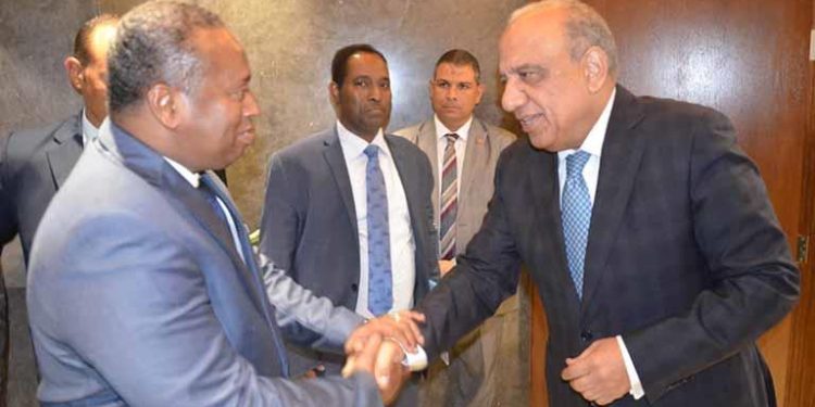 وزير الكهرباء يستقبل نظيره الجيبوتى لدعم وتعزيز التعاون بين البلدين