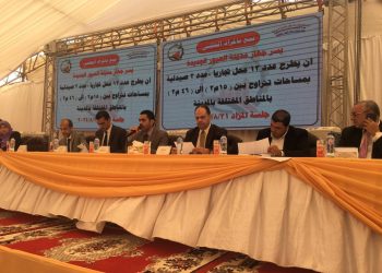 ” الإسكان “: تسليم إخطارات تخصيص أراضي تقنين الأوضاع بمنطقة الأمل وبيع محال تجارية بالعبور الجديدة