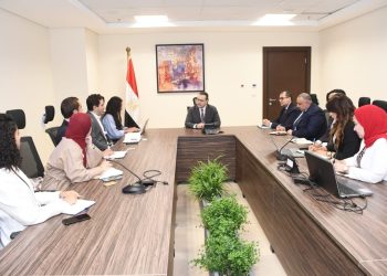 نائب رئيس “المجتمعات العمرانية” يتفقد سير العمل بوحدات المبادرة الرئاسية “سكن لكل المصريين” بـ”العلمين الجديدة”