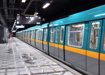 كامل الوزير: الانتهاء من تصنيع 8 قطارات سريعة و2 جرار بضائع للعمل في الخط الأول