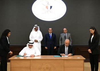 رئيس الوزراء يشهد توقيع اتفاقيتى إنشاء محطة إنتاج الكهرباء من طاقة الرياح