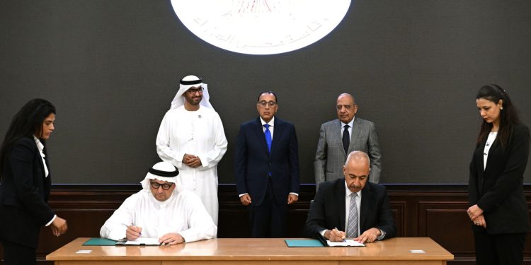 رئيس الوزراء يشهد توقيع اتفاقيتى إنشاء محطة إنتاج الكهرباء من طاقة الرياح