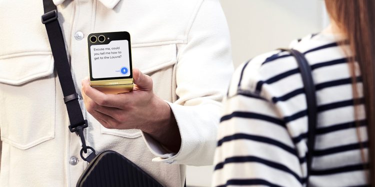 تعرف على الابتكارات الجديدة في التواصل مع Galaxy AI وسلسلة Galaxy Z