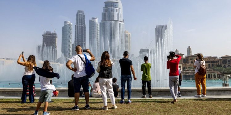 آفاق معاكسة لعقارات دبي والدوحة والرياض بين الفائض والندرة