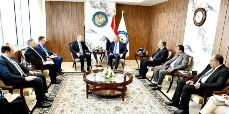 وزير البترول يستقبل وفداً من قيادات شركة شيفرون