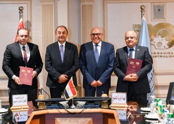 وزير قطاع الأعمال العام ورئيس الهيئة العربية للتصنيع يشهدان توقيع بروتوكولات تعاون لدعم وتعميق التصنيع المحلي