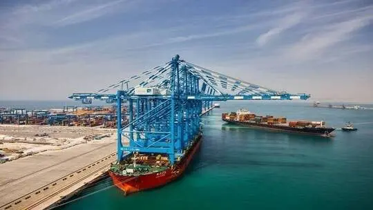 الغرف التجارية: مشروع ازدواج القناة بالكامل تحد جديد أمام الحكومة نتيجة هجمات الحوثيين