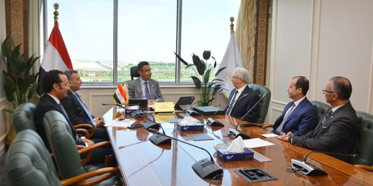 وزير التموين يجتمع برئيس الشعبة العامة للذهب والمجوهرات ورئيس البورصة المصرية للسلع