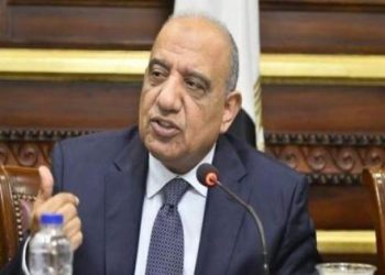 وزير الكهرباء يصدر قراراً وزارياً بالبدء الفوري فى تركيب العدادات الكودية