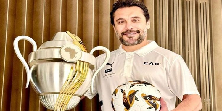 كاف يستعين بالصقر أحمد حسن للترويج لكأس السوبر الأفريقي