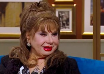 هل فقدت بصرها؟.. فادية عبد الغني تكشف الحقيقة