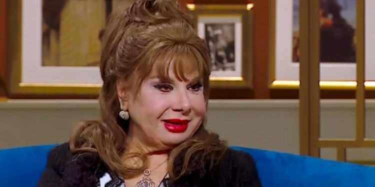 هل فقدت بصرها؟.. فادية عبد الغني تكشف الحقيقة