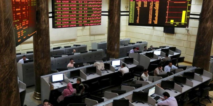 هبوط مؤشرات البورصة بختام جلسة الإثنين بضغوط مبيعات محلية وعربية