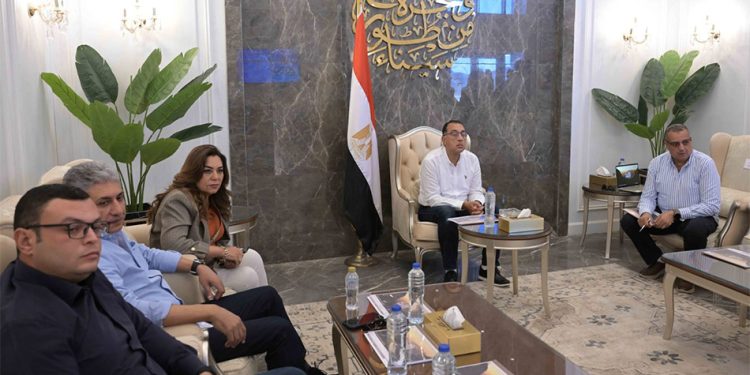 مدبولي يُتابع المنصة الجغرافية لمحافظة جنوب سيناء الفائزة بجائزة التميز العالمية “Esri SAG Award 2024”