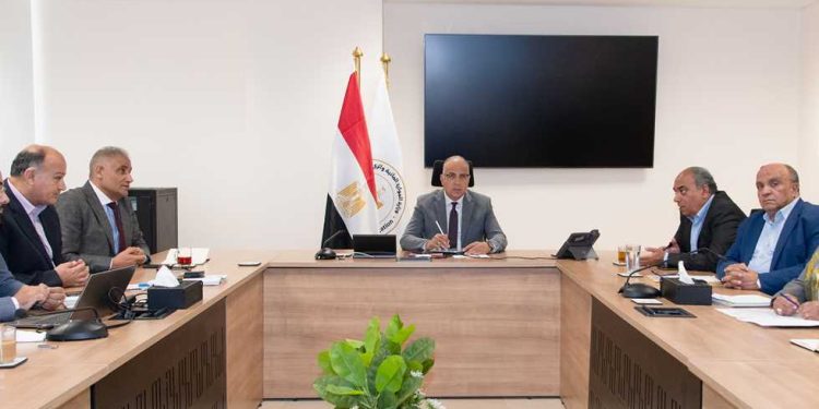 وزير الرى: موافقة المنتفعين شرط أساسى قبل تنفيذ مشروعات الرى الحديث