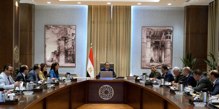 مدبولى: الدولة تمنح الأولوية لتنفيذ مشروعات المبادرة الرئاسية “حياة كريمة”