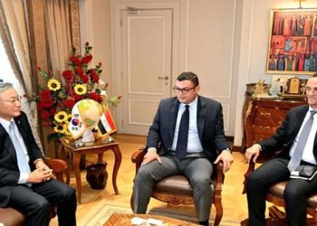 توطين الصناعة والاستثمار| وزير الإسكان يؤكد اهتمام مصر بدفع علاقات التعاون مع كوريا الجنوبية