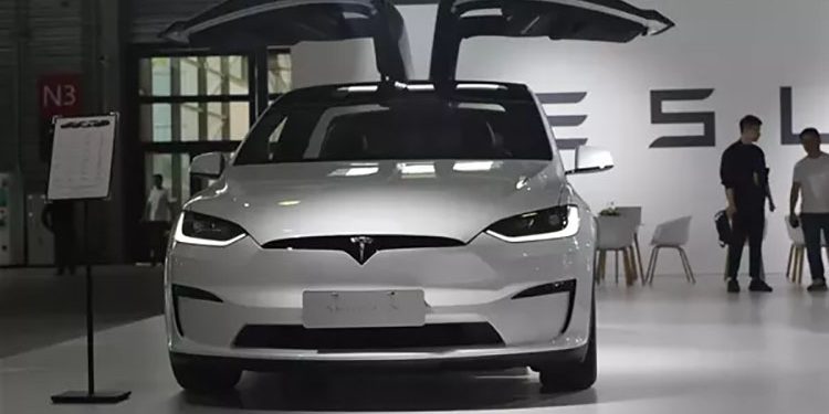 تسلا تستدعي 870 سيارة موديل X مستوردة في الصين