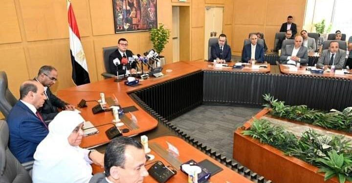 الإسكان: طرح أراضٍ استثمارية على الشركات المصرية بالجنيه والأجنبية بالدولار