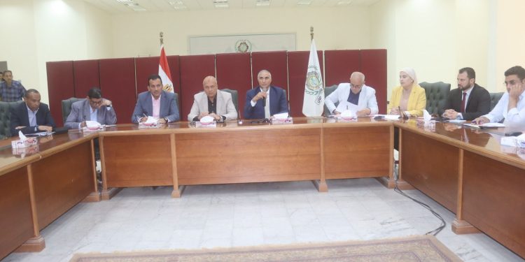 نائب رئيس “هيئة المجتمعات العمرانية” يتابع مستويات أداء شركات التشغيل والصيانة بالمدن الجديدة