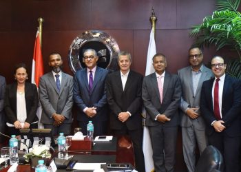 وفد استثماري من موريشيوس يبحث إنشاء مشروع لإعادة تدوير المخلفات الإلكترونية في مصر