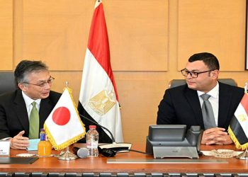 وزير الإسكان يلتقي السفير الياباني ونائب هيئة التجارة الخارجية اليابانية