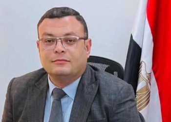 وزير الإسكان يتابع سير العمل بمشروعات الطرق والمرافق بمناطق التوسعات بعدة مدن جديدة
