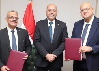 وزير العمل يشهد إتفاقية جماعية تحفظ حقوق 1200 عامل في “ميتالكو”