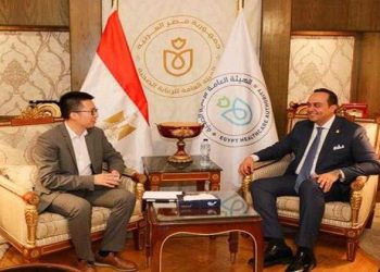 رئيس هيئة الرعاية الصحية يلتقي وفد شركة هواوي