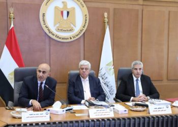 وزير التعليم العالي يرأس اجتماع المجلس الأعلى للجامعات بالعاصمة الإدارية